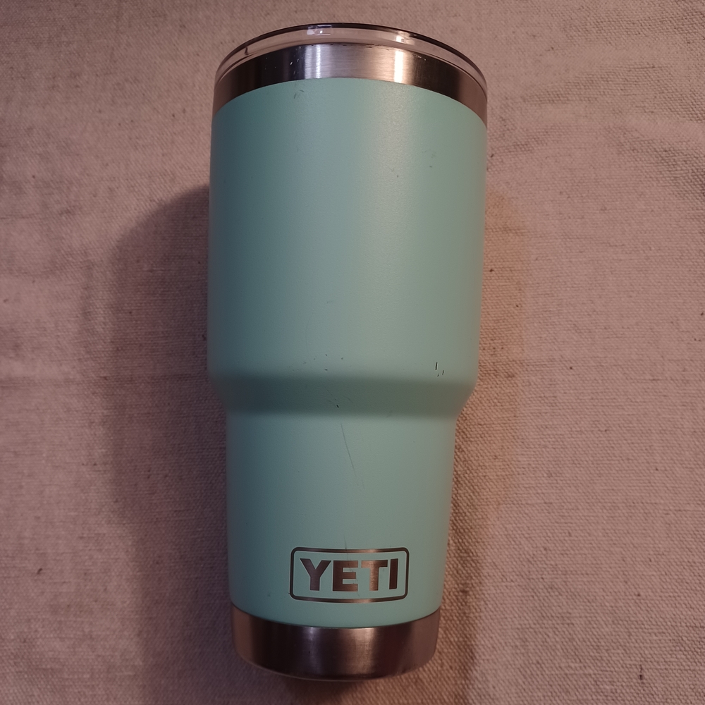 YETI Seafoam 30 Oz Rambler With Regular Drink Lid